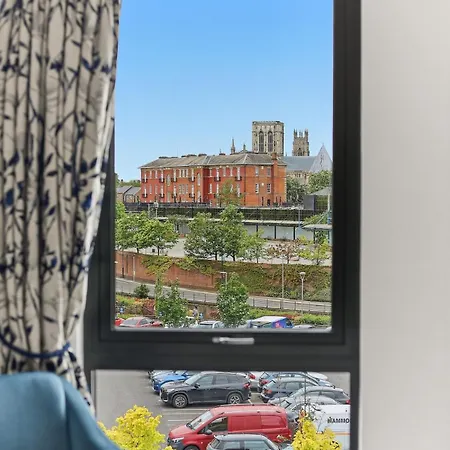 Minster View - Free Parking & Gym - Sleeps 6 Apartman