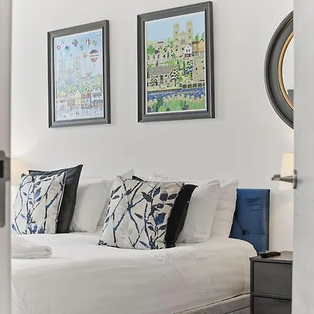 Minster View - Free Parking & Gym - Sleeps 6 Apartman York